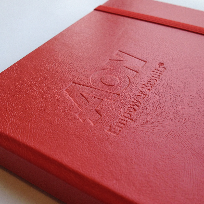 libreta vanol personalizada con logo bajo relieve aon
