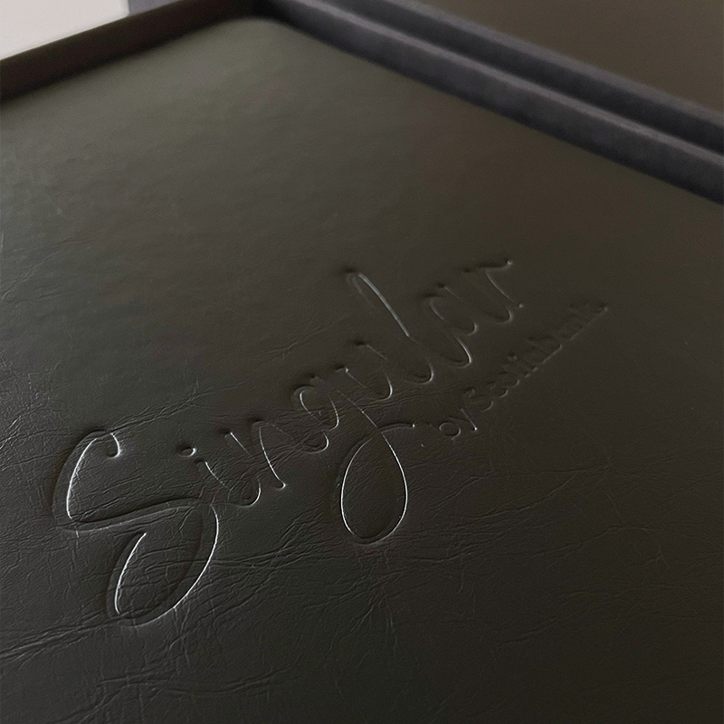 libreta corporativa vanol singular scotiabank con logo en cuño seco bajo relieve 